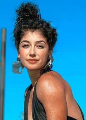 A atriz Ingrid Conte, Narradora em "Reis"