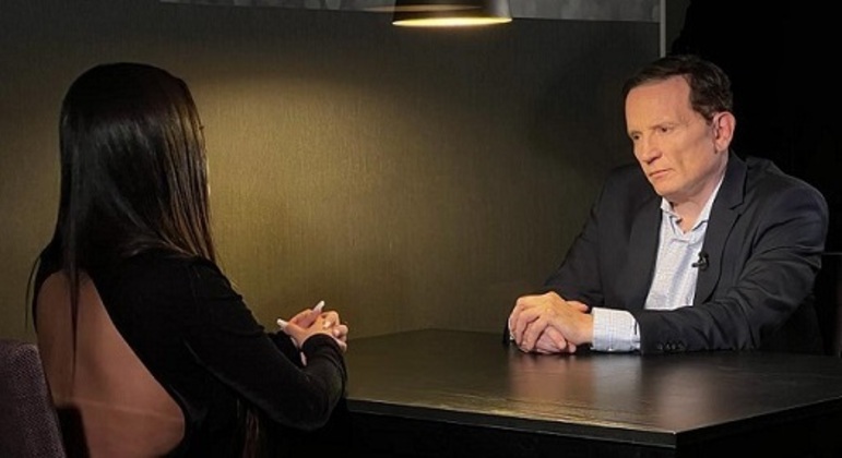 Ingrid Lana em entrevista exclusiva a Roberto Cabrini