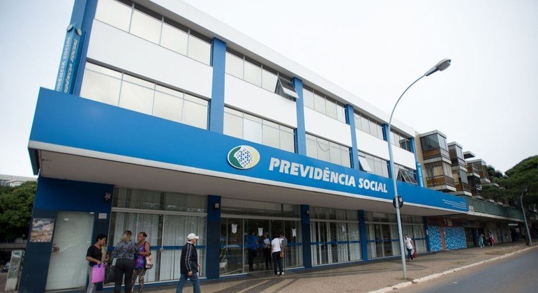 A prova de vida pode ser realizada nas agências do Banco de Brasília
