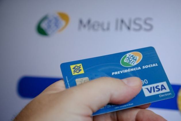 SP - INSS/AUXILIO/RECLUSÃO - GERAL - Circulam nas redes sociais boatos sobre o auxílio-reclusão, pago pelo Instituto Nacional do Seguro Social (INSS). Na verdade, o benefício é equivalente a um salário mínimo ? agora de R$ 1.302 ? como determina a lei. É falsa a informação de que o valor subiu para R$ 1.754,18. 17/01/2023 - Foto: LUIS LIMA JR/FOTOARENA/FOTOARENA/ESTADÃO CONTEÚDO