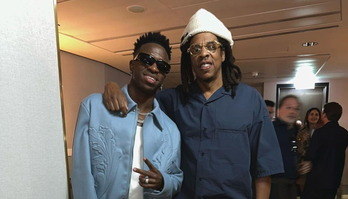 Vinicius Jr. posa com Jay-Z durante show de Beyoncé em Londres (Reprodução Instagram @vinijr)