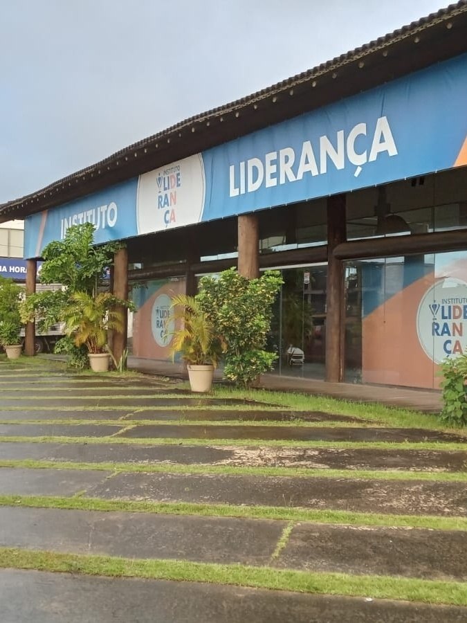 Banido. Sem foto, em vez do nome do jogador, agora o instituto se chama Liderança. Para evitar boicotes