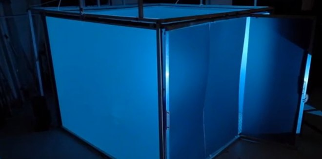 O
tratamento tambÃ©m auxiliou uma jovem de 26 anos a se formar na faculdade depois
de superar o medo de portas e corredores longos.Â A realidade virtual pode curar as fobias e medos de uma crianÃ§a autista em 45% dos casos, e os cientistas afirmam que os efeitos sÃ£o permanentes.Leia tambÃ©m:Â WhatsApp: bloquear, excluir ou silenciar um contato?