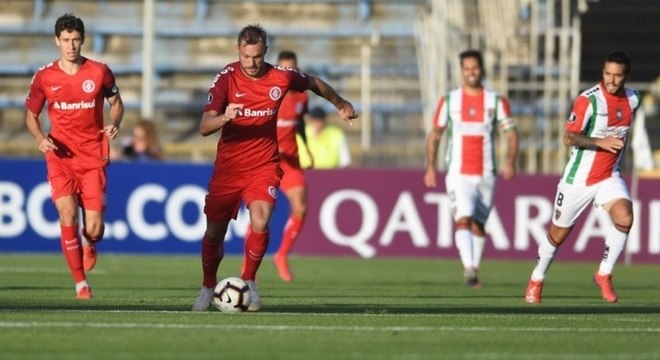 Inter sofreu, mas venceu o Palestino, no Chile