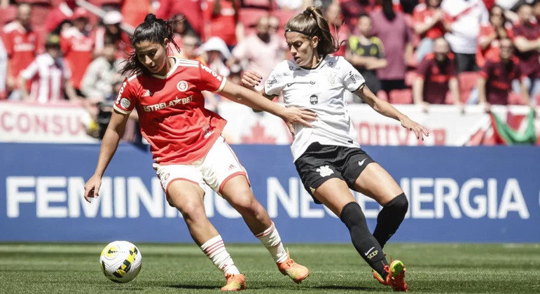 Internacional e Corinthians se enfrentam a partir das 14 horas na Neo Química Arena
