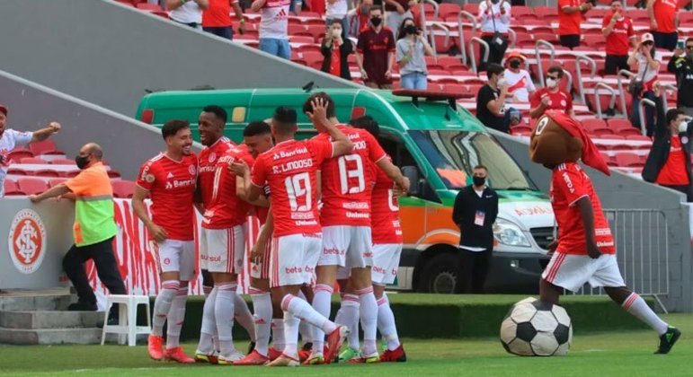INTERNACIONAL: 14 participações (1976, 1977, 1980, 1989, 1993, 2006, 2007, 2010, 2011, 2012, 2015, 2019, 2020 e 2021).