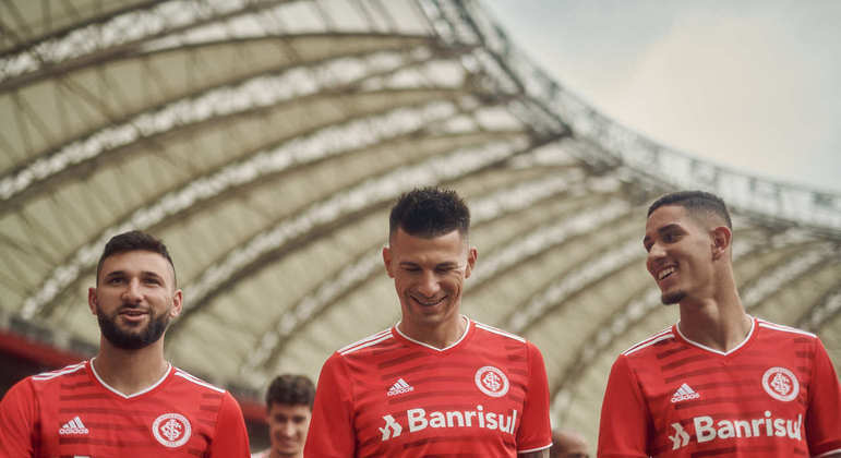 INTERNACIONAL - Contrato com a Adidas válido até 2022, acertado em 2019