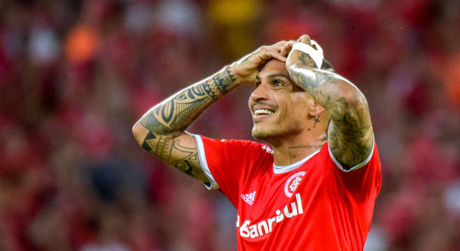 Internacional - Guerrero (foto) e Thiago Galhardo - 4 gols