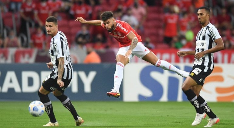 Internacional: Sobe: Marcelo Lomba – Salvou dois gols certos em chutes de Madson e Ângelo, e deixou o Beira-Rio como principal responsável pelo empate. // Desce: Moisés – Destoou do bom jogo coletivo do Internacional.