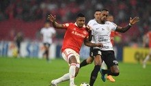 Corinthians busca empate duas vezes contra o Inter e segue líder 