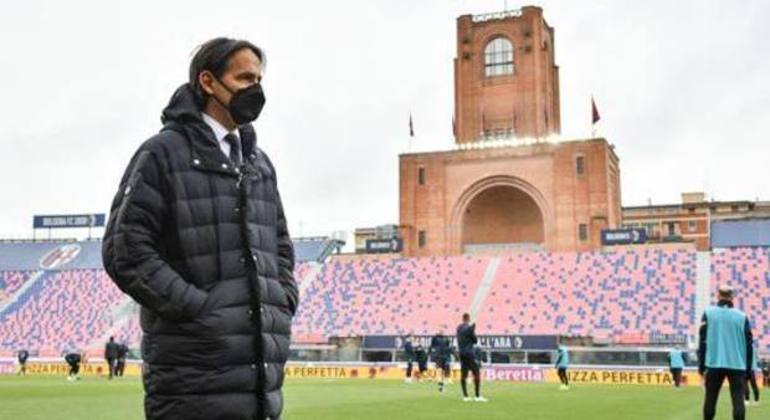 Simone Inzaghi, treinador da Inter, dia 6 de Janeiro, no estádio vazio do Bologna