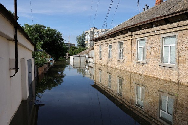 Inundação Ucrânia Barragem resgate 