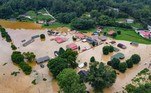 O presidente Joe Biden declarou estado de 'desastre natural' e mobilizou reforços federais para apoiar as áreas atingidas por tempestades, inundações, deslizamentos e rios de lama