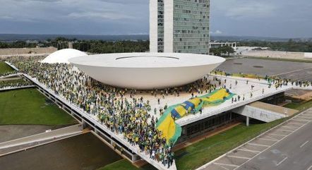 Manifestantes durante invasão do Congresso