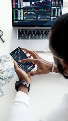 Investimento, juros, investidor, dinheiro, bolsa de valores, renda fixa, cdb, fundos, poupança