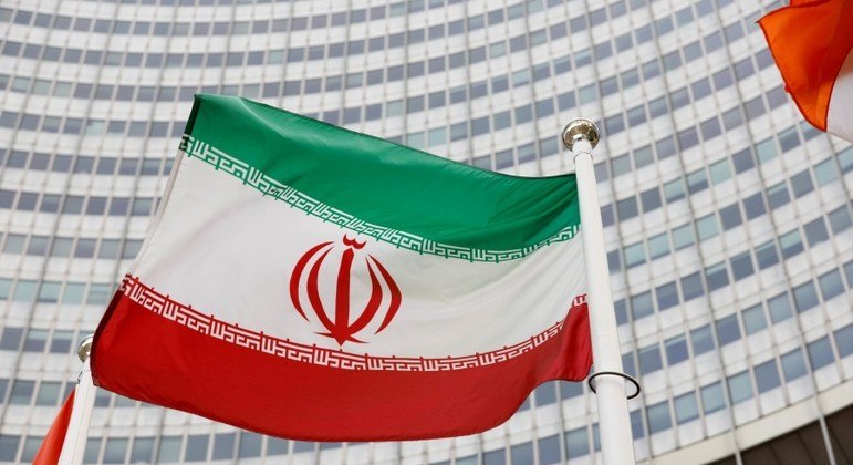 País exige que norte-americanos liberem contas iranianas bloqueadas