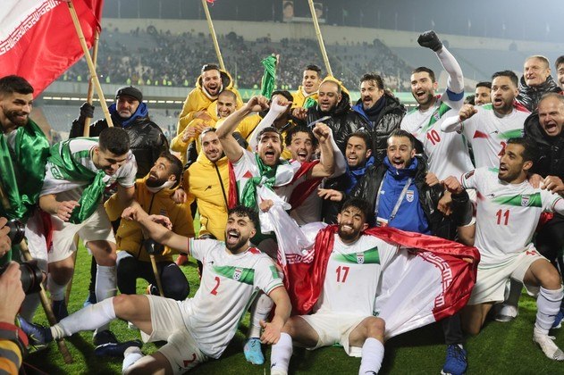 Irã (Grupo B) - Com trabalho consolidado nos últimos ciclos de Copa do Mundo, a seleção iraniana se classificou para o Mundial do Catar com três rodadas de antecedência ao vencer o Iraque por 1 a 0