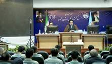Irã executa três homens pelo estupro de sete mulheres