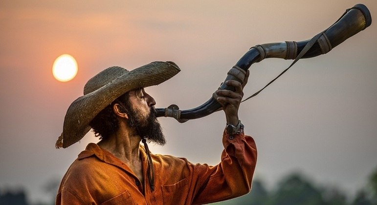 Irandhir Santos, como Joventino, na primeira fase do remake de 'Pantanal'
