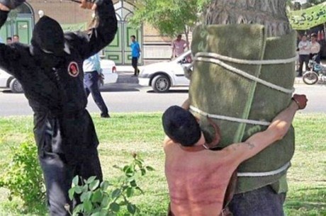 Иранец наказан на улице за пьянство