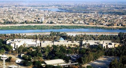 A capital do Iraque, Bagdá, sofre com calor extremo
