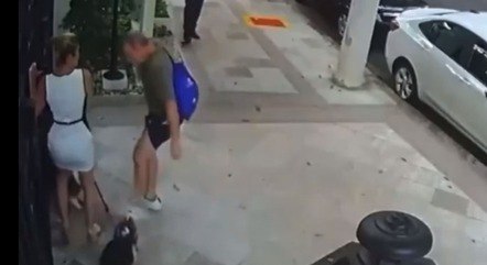 Caroline Zanin voltava de passeio com cachorros quando foi atacada