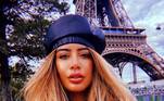 Falando em Paris, há vários registros da jovem em pontos turísticos da Cidade-LuzLeia mais: Irmã de Neymar é criticada na internet e rebate: ‘Sua conta bancária não é igual à minha’