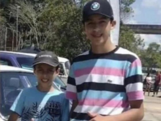 Dois irmãos, de 11 e 16 anos, morreram na segunda-feira (17) após terem se afogado em uma das praias de Maragogi, em Alagoas. Os jovens, identificados como Gabriel e Gustavo Nascimento, moravam em São Paulo e chegaram à cidade alagoana no último domingo (16) para uma viagem a passeio