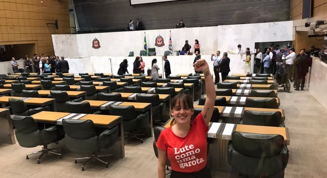 'Acredito na mudança pela pressão social', diz Isa Penna sobre assédio