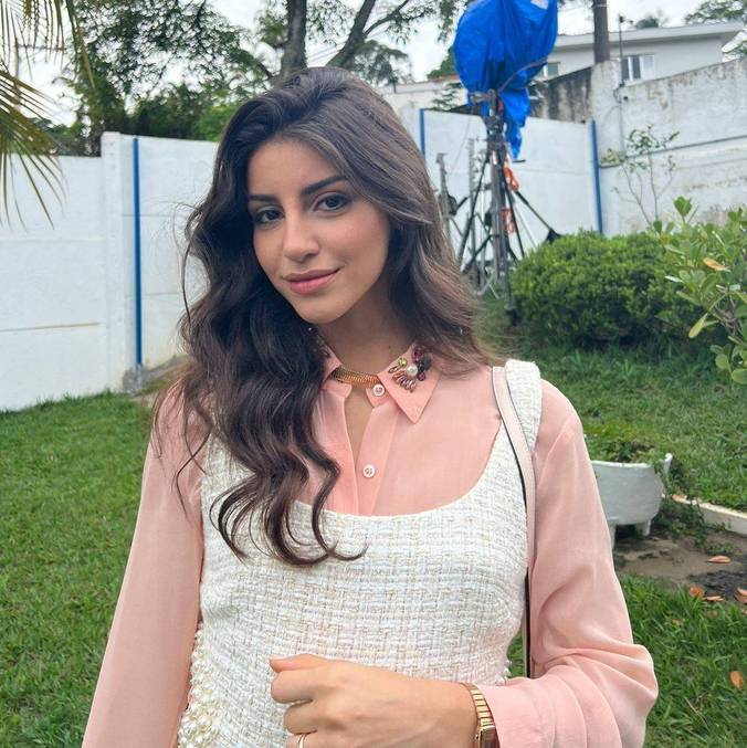Isabela Souza, atriz e cantora, grava nova série do Disney+