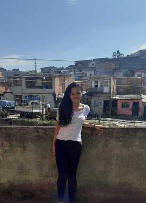 Isabela de Oliveira Carvalho, 16 anos