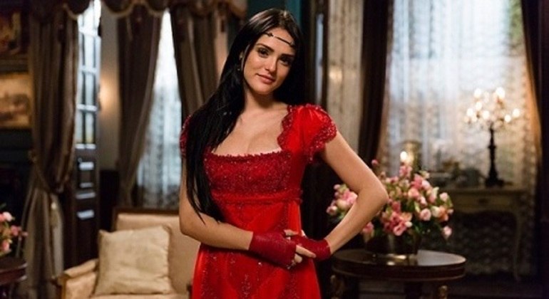 Isabelle Drummond, fora da TV Globo, conversa com a HBO Max