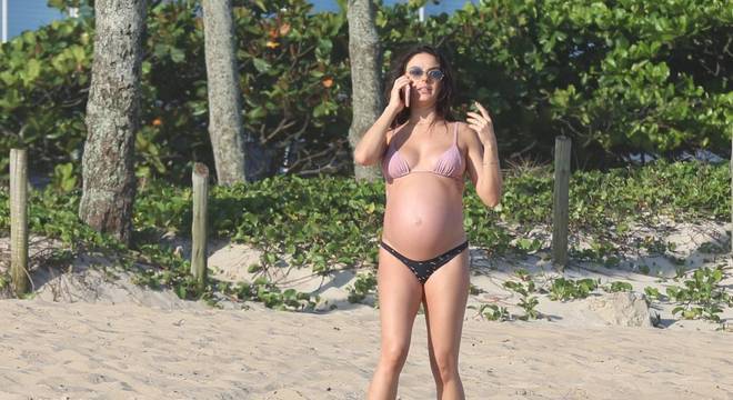 isis valverde barriga gravida