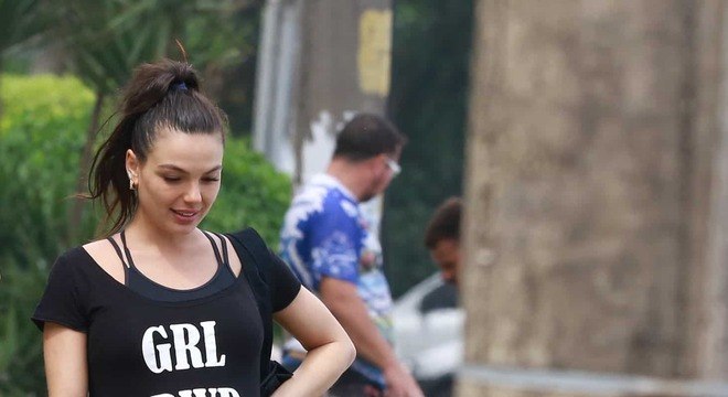 isis valverde barrigao academia