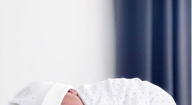 isis valverde bebe dormindo