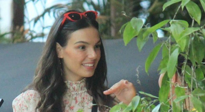 isis valverde filho rosto