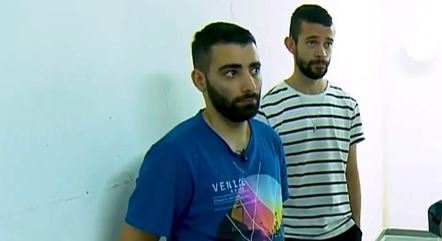 Yehuda (à esq.) e Victor fugiram durante rave