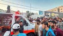 Israel bombardeia comboio de ambulâncias próximo ao maior hospital da Faixa de Gaza