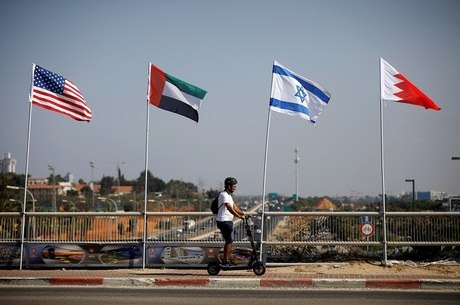 Israel sela acordo com Emirados e Bahrein