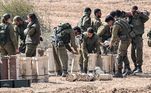Soldados israelenses se preparam para ações militares contra o grupo terrorista Hamas