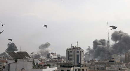 Conflito entre Israel e o grupo terrorista Hamas chega ao terceiro dia, com grande número de mortos e feridos
