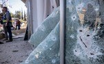 Dezenas de foguetes foram lançados nesta quinta-feira (6) do Líbano contra o território de Israel, que os atribuiu a grupos palestinos, em uma espiral de violência desencadeada na quarta-feira (5), pela intervenção da polícia israelense na mesquita de Al-Aqsa em Jerusalém