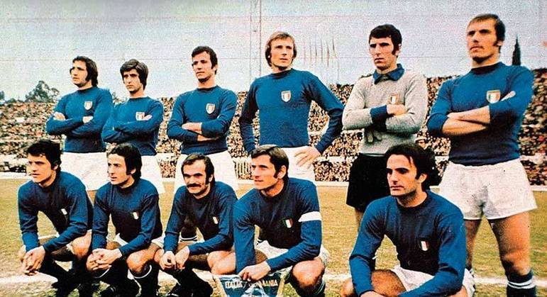 Itália - Copa do Mundo 1974 - Os italianos venceram apenas o Haiti nessa edição. Foram superados pela Argentina e surpreendidos pela Polônia, que ficou na primeira colocação.