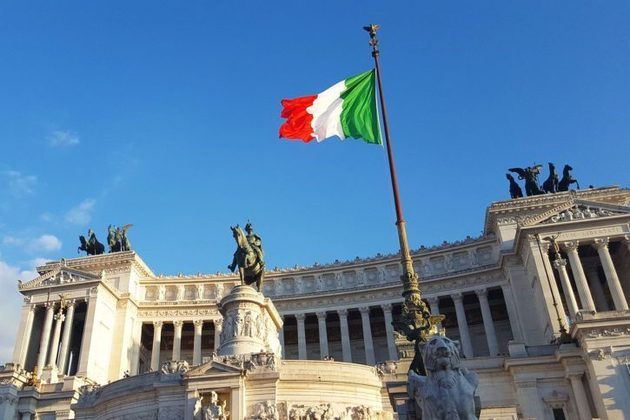Itália: O governo italiano anunciou recentemente que pretende testar o projeto no país. O ministro das Empresas e do “Made in Italy”, Adolfo Urso, declarou que “já está disposto a refletir sobre o assunto”, desde que a política gere um aumento na produtividade.