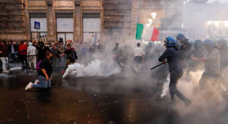 Itália registrou protestos contra passaporte sanitário imposto pelo governo