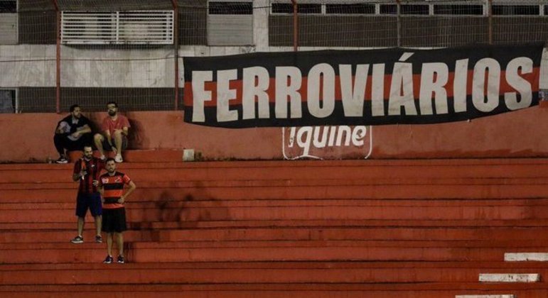 Torcida do Ituano presente no Estádio dos Aflitos para ver o jogo contra o Náutico