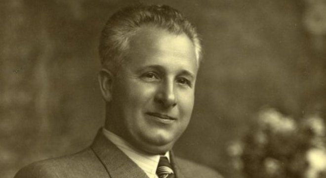 Ivan Borkovsky desenterrou o esqueleto, mas seu estudo foi manipulado por nazistas e soviéticos Como o esqueleto foi usado por nazistas e soviéticos