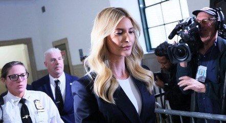 Ivanka Trump comparece a tribunal em Nova York