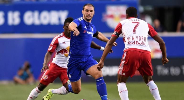 Branislav Ivanovic (zagueiro) - 37 anos - Sem clube desde julho de 2021 - Último clube: West Brom - Valor de mercado: 500 mil euros (R$ 3 milhões)