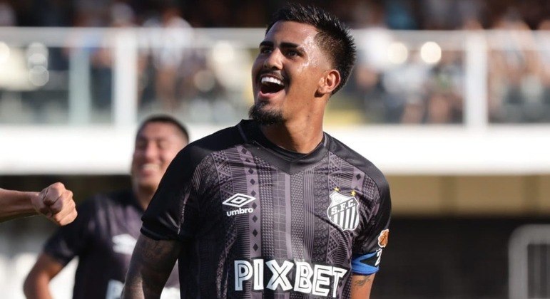 Ivonei festeja gol na Vila Belmiro: Santos classificado para decidir mais um título estadual 